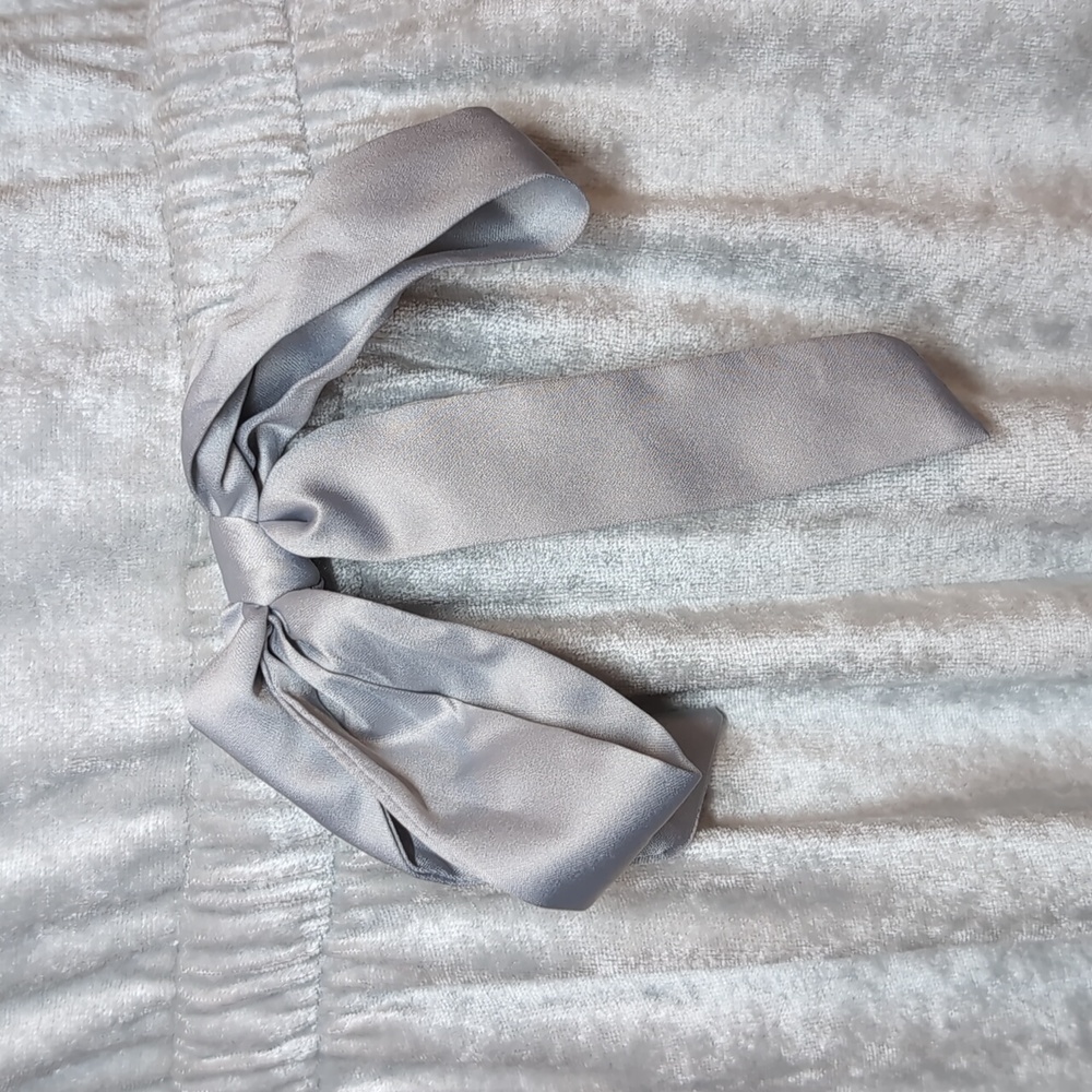 Victoria's Secret Silver Cami Romper Womens Size Small Velvet Sleepwear Pajamas - Picture 7 of 15
